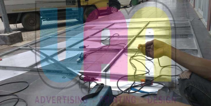 Jasa Pembuatan Neon Box