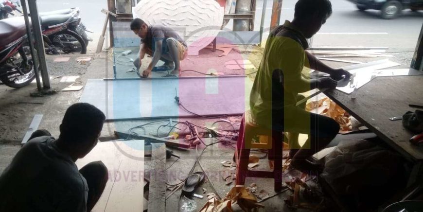 Jasa Pembuatan Neon Box