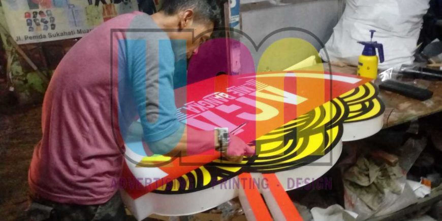 Jasa Pembuatan Neon Box