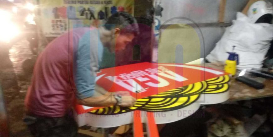 Jasa Pembuatan Neon Box