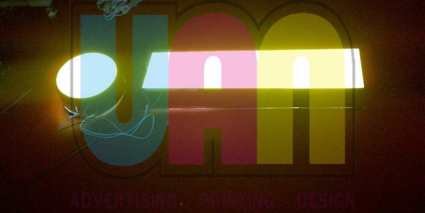 Jasa Pembuatan Neon Box