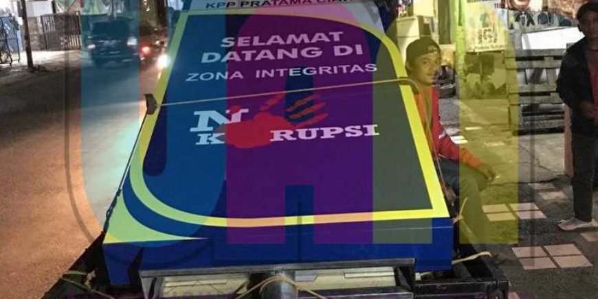 Jasa Pembuatan Pylon Sign